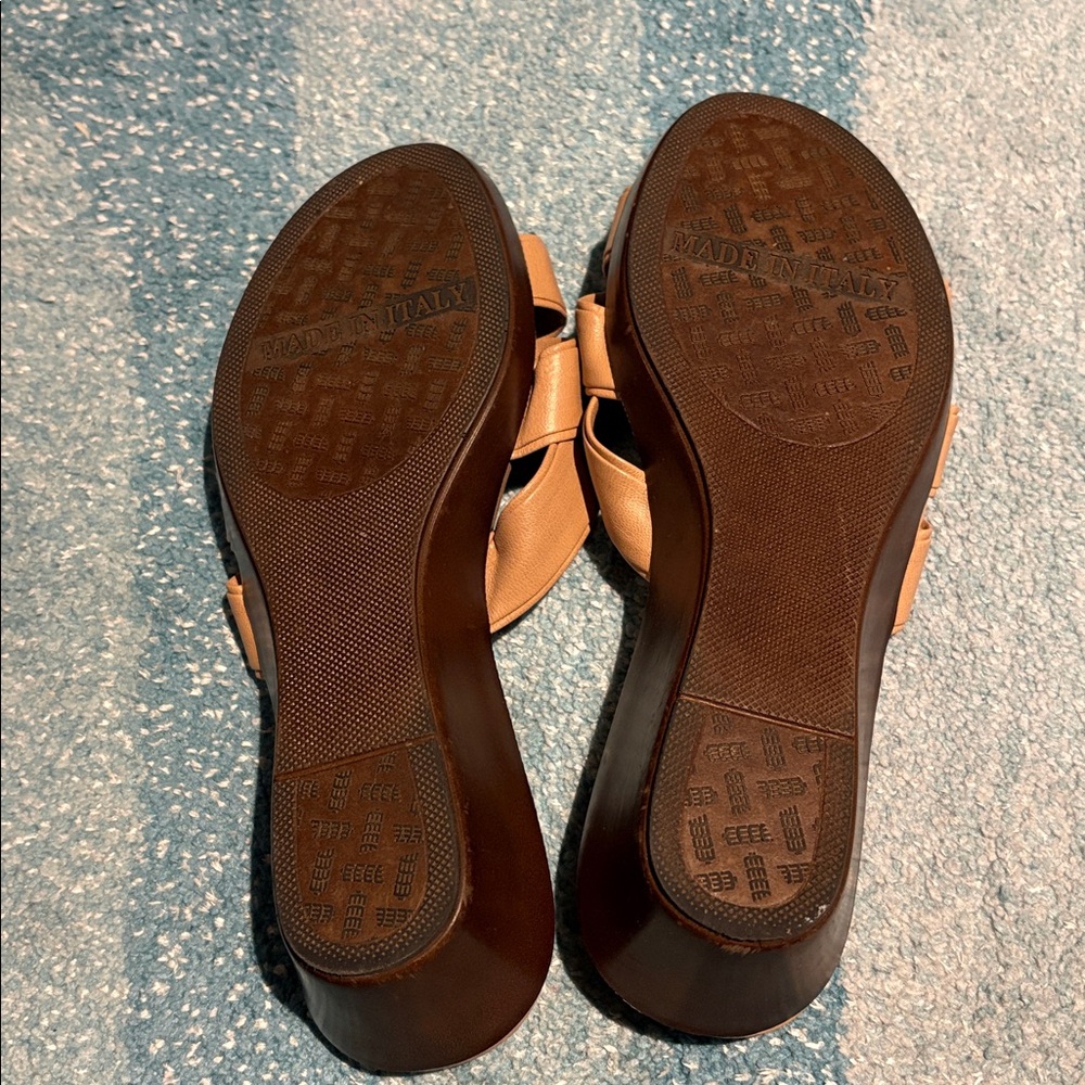 Italian Shoemakers Slide Sandals, Sz 8 - Picture 4 of 4